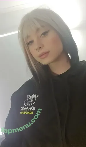 AutumnEev nude photo #0022