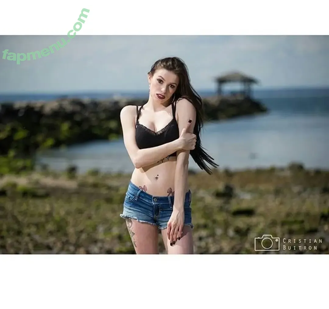 Autumnn_SGH nude photo #0033 (KimAshleyBailey / KimBailey / adventuresofautumnn)