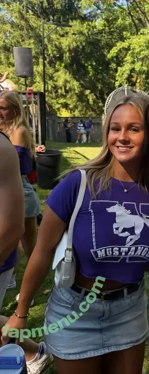 ava_hadley / Ava / XoCashPrincess1 / ava.ludwar / avaludwar nude photo #0104