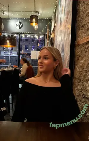 ava_hadley / Ava / XoCashPrincess1 / ava.ludwar / avaludwar nude photo #0129