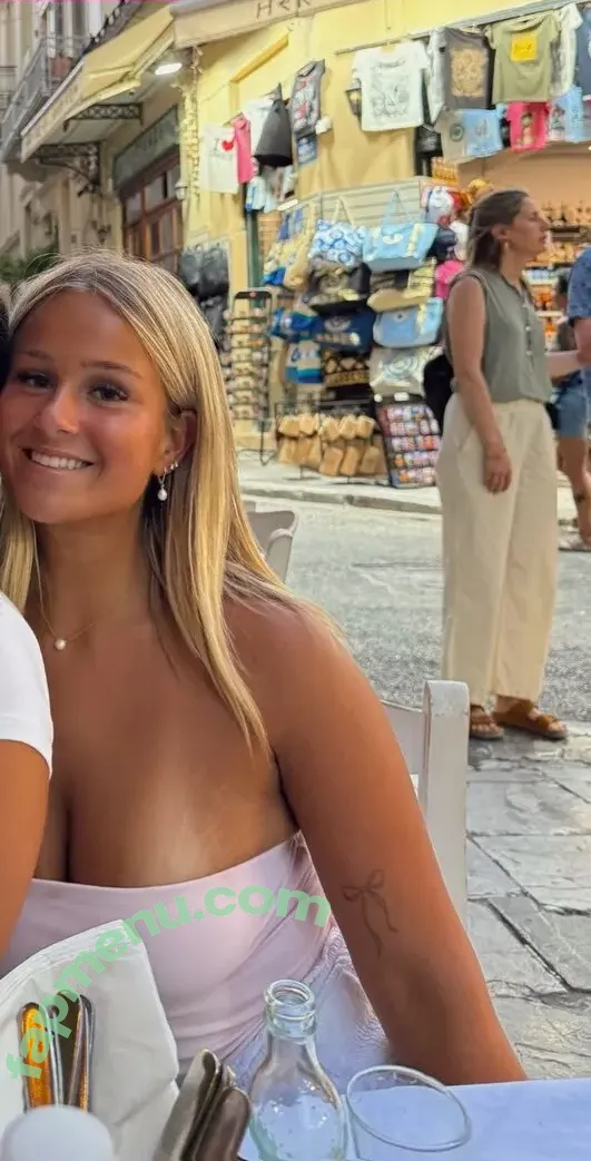 ava_hadley nude photo #0096 (Ava / XoCashPrincess1 / ava.ludwar / avaludwar)