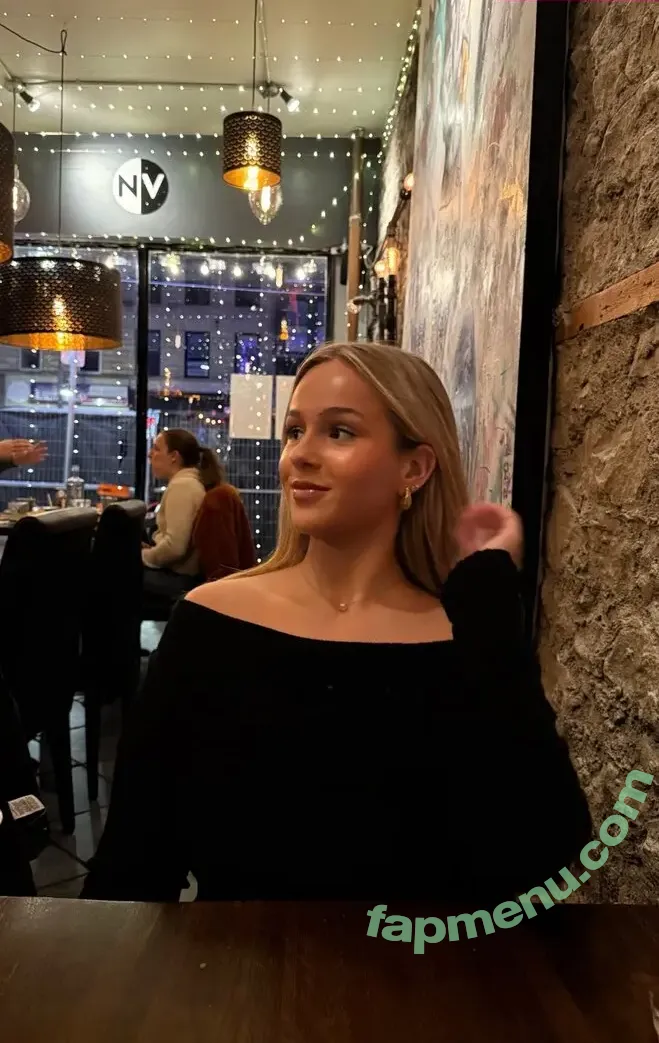 ava_hadley nude photo #0129 (Ava / XoCashPrincess1 / ava.ludwar / avaludwar)