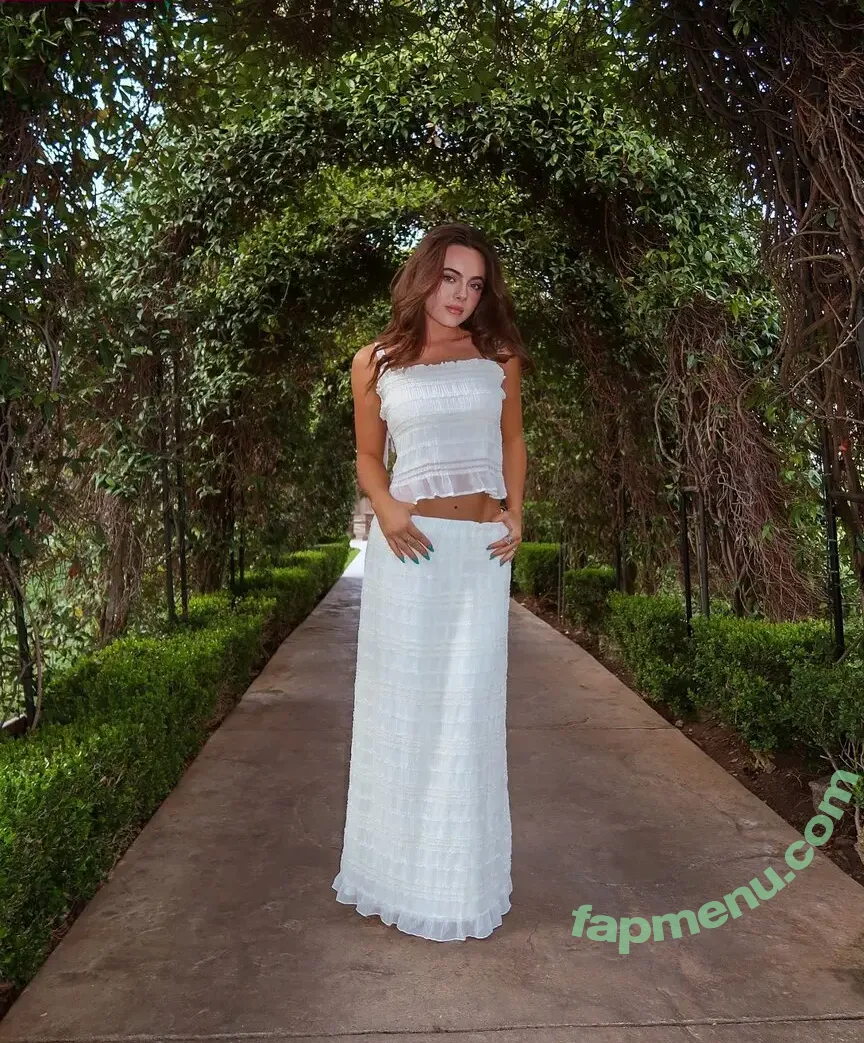 Ava Allan nude photo #0326 (avaalan / avaallan)