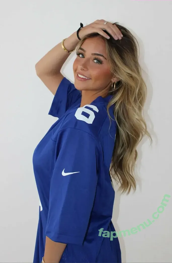 Ava Majury nude photo #0036 (Passes / ava.majury)