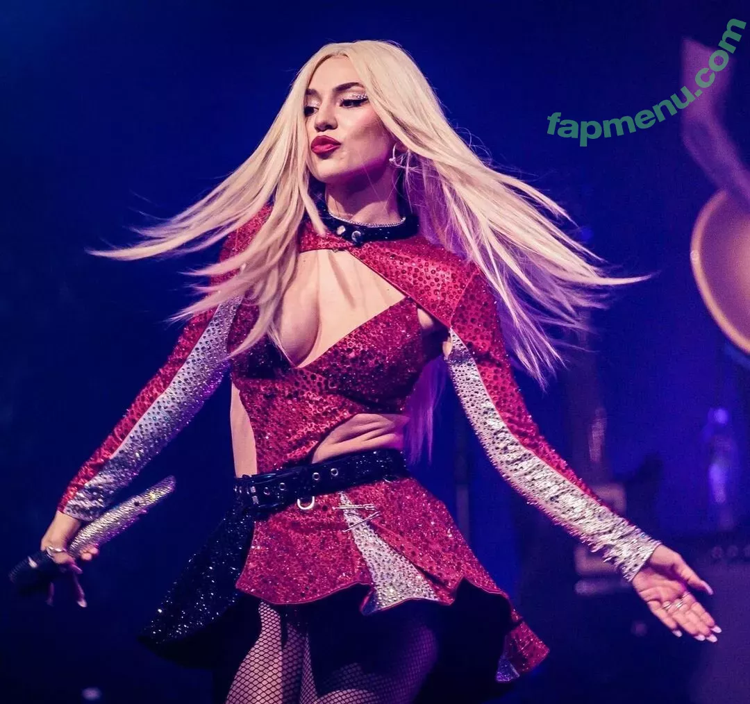 Ava Max nude photo #0474 (AvaMax / plharleyquinn)