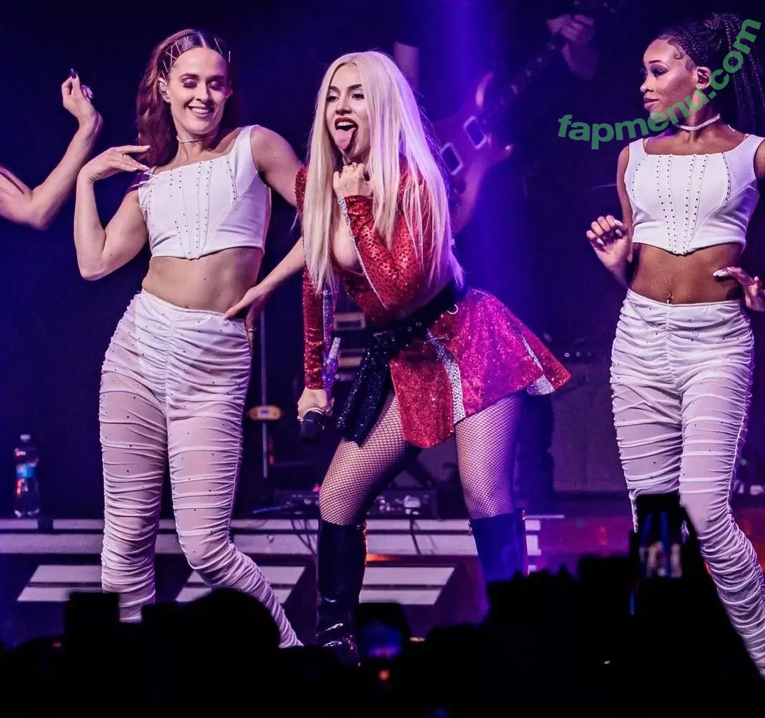 Ava Max nude photo #0485 (AvaMax / plharleyquinn)