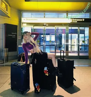 Ava Max / avamax / plharleyquinn nude photo #1861