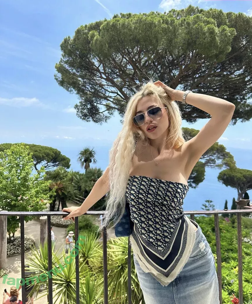 Ava Max nude photo #1136 (AvaMax / plharleyquinn)