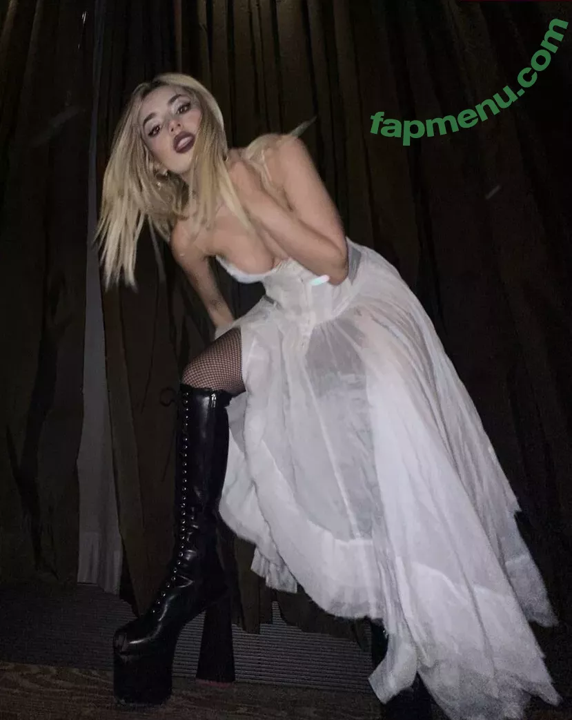 Ava Max nude photo #1180 (AvaMax / plharleyquinn)