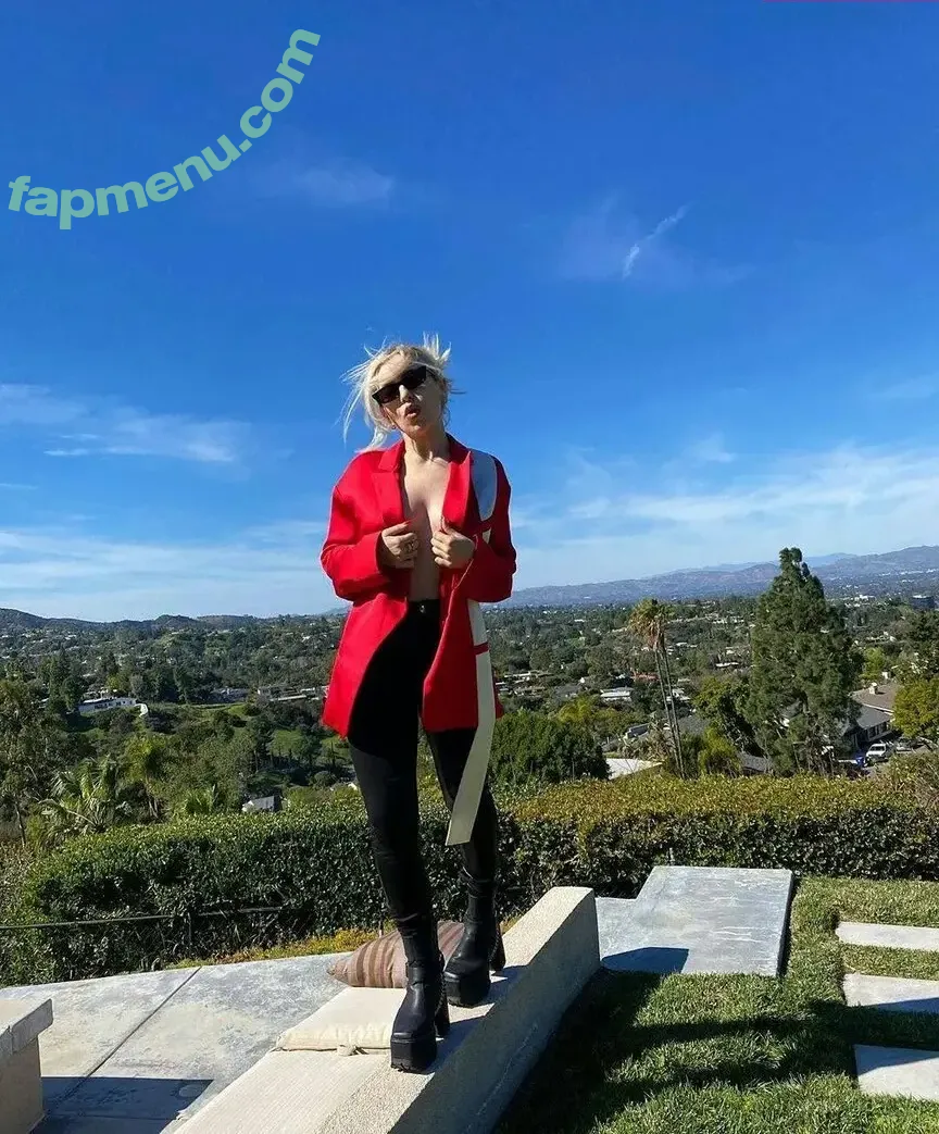 Ava Max nude photo #1685 (avamax / plharleyquinn)