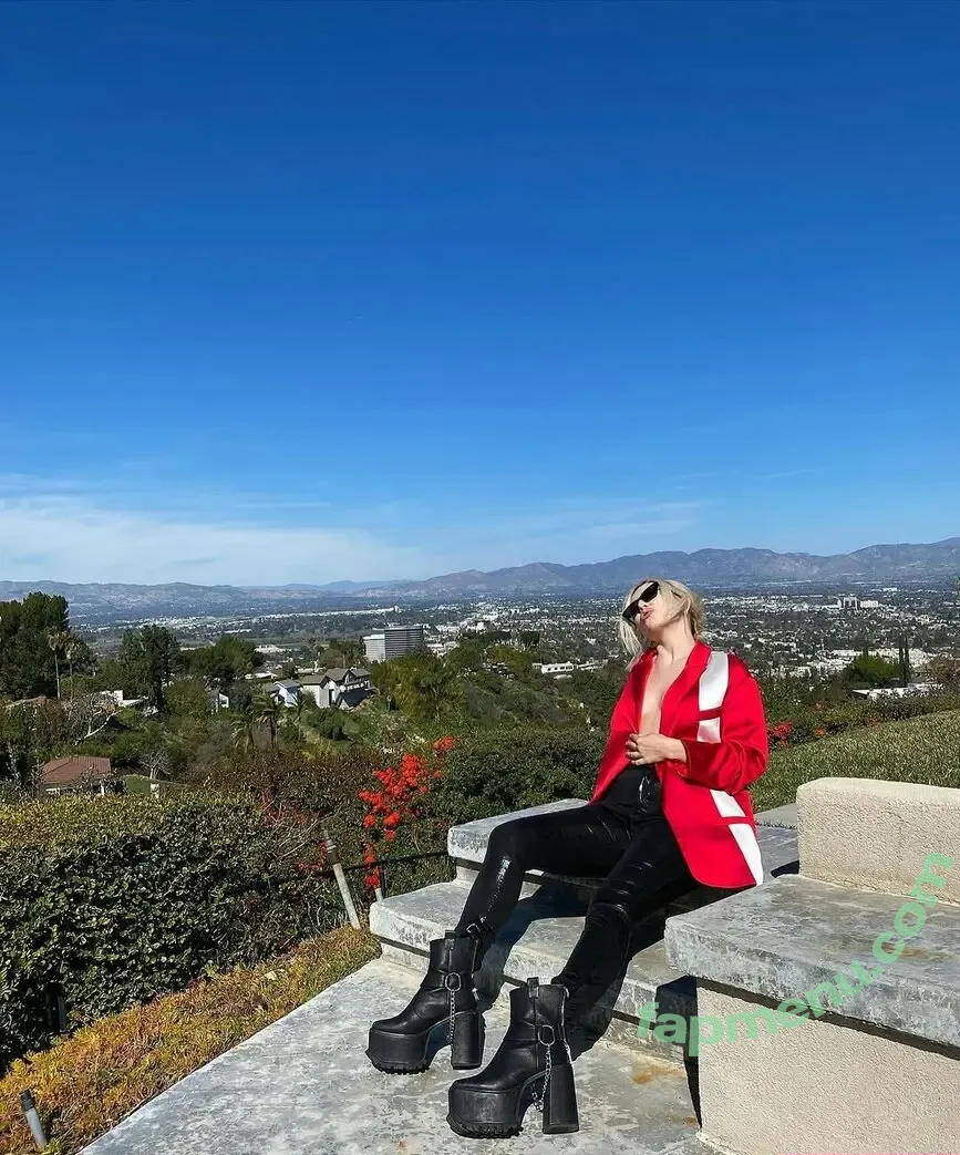 Ava Max nude photo #1688 (avamax / plharleyquinn)