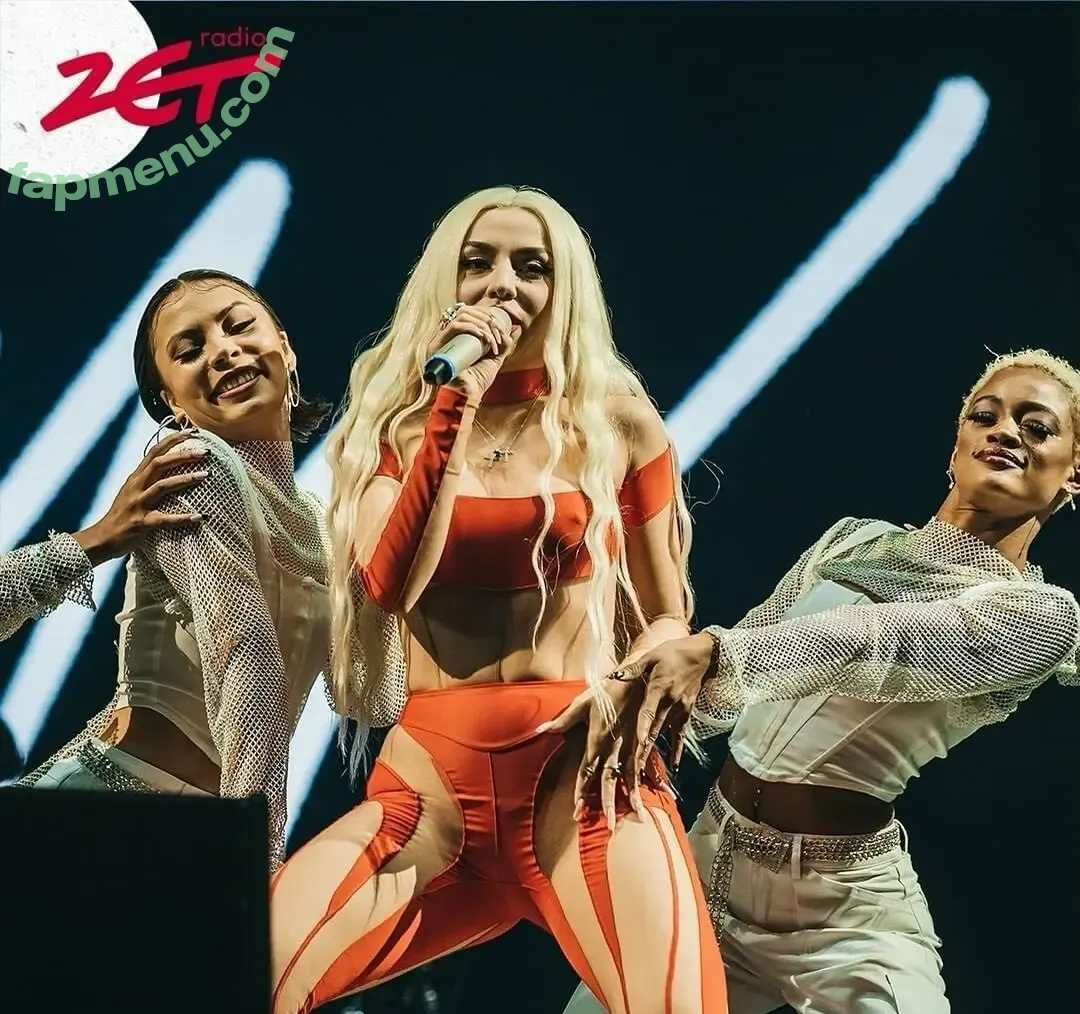 Ava Max nude photo #1792 (avamax / plharleyquinn)