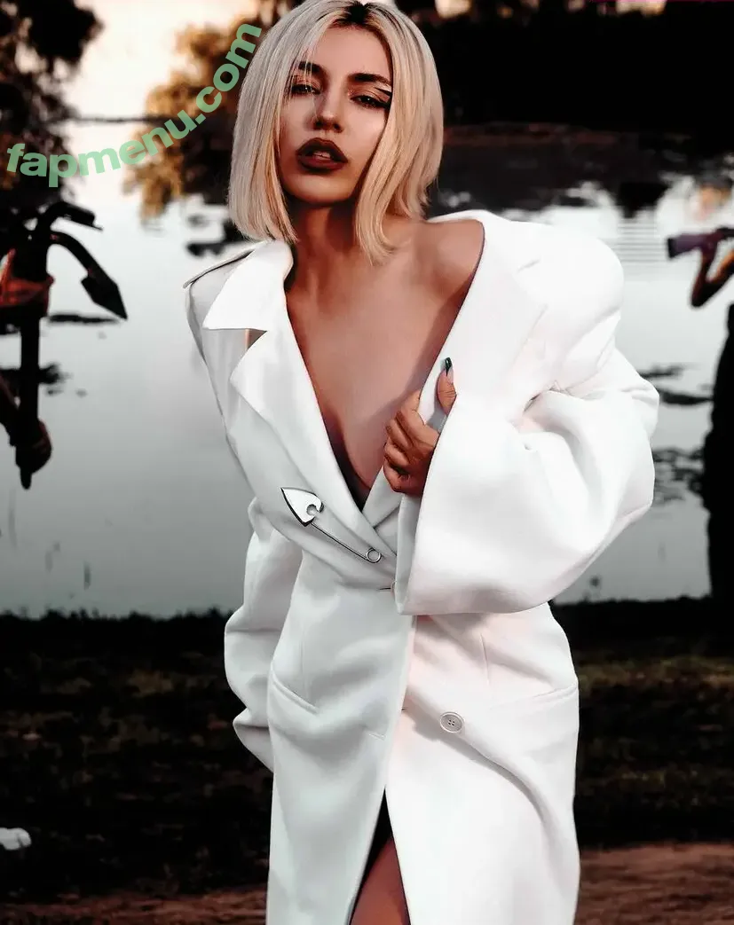 Ava Max nude photo #1889 (avamax / plharleyquinn)