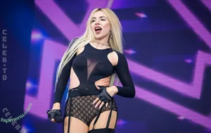 Ava Max / AvaMax / plharleyquinn nude photo #2466