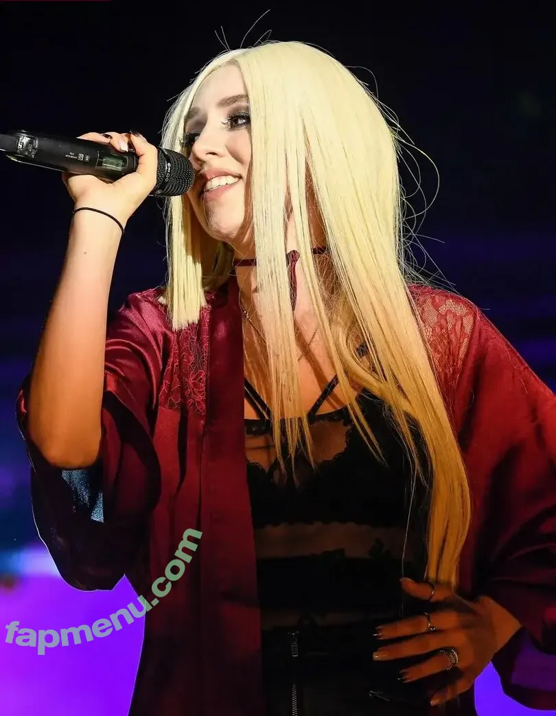 Ava Max nude photo #2287 (avamax / plharleyquinn)