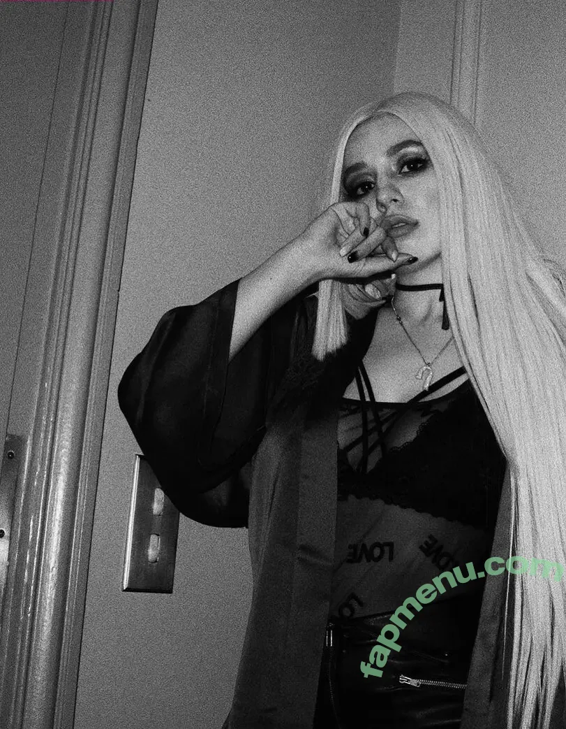 Ava Max nude photo #2298 (AvaMax / plharleyquinn)