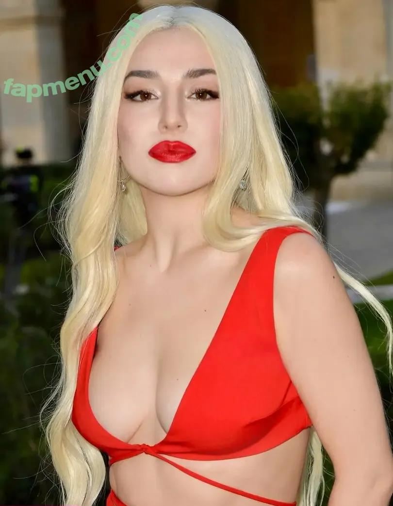 Ava Max nude photo #2349 (avamax / plharleyquinn)