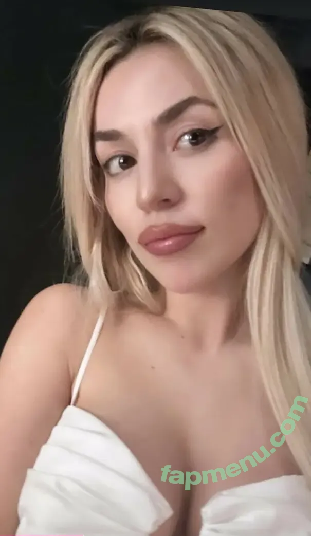 Ava Max nude photo #2394 (avamax / plharleyquinn)