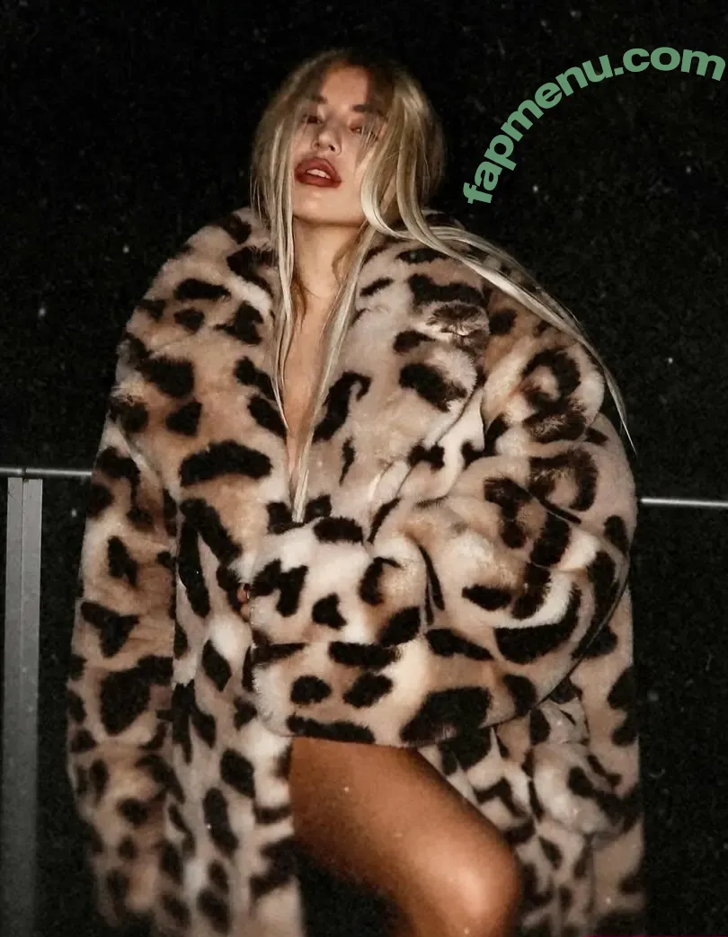 Ava Max nude photo #2423 (AvaMax / plharleyquinn)