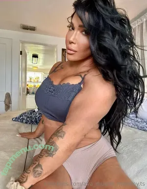 ava_muscle_mommy.ts / ava_muscle_mommy nude photo #0079