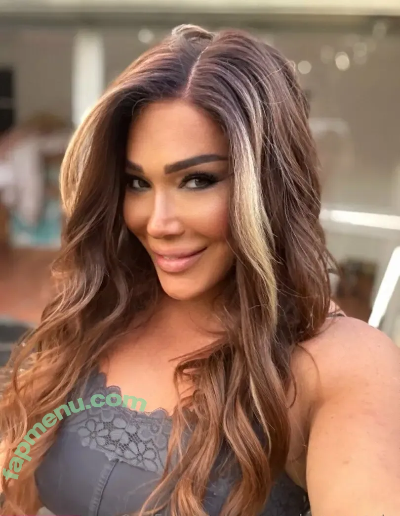 ava_muscle_mommy.ts nude photo #0136 (ava_muscle_mommy)