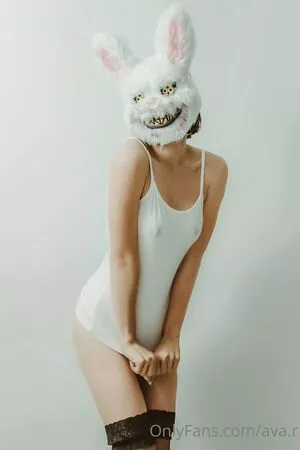 Ava.R / ava8989 nude photo #0002
