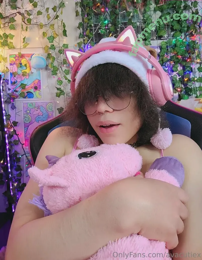 avacutiex nude photo #0003 (avacutiexx)