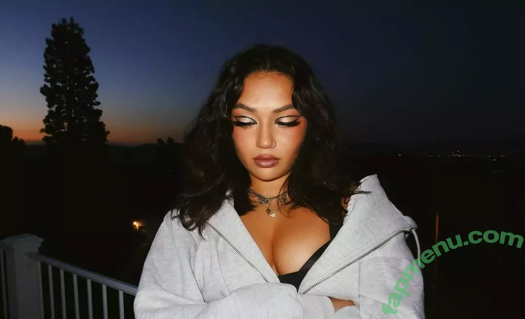 Avani Gregg nude photo #0022 (avani)