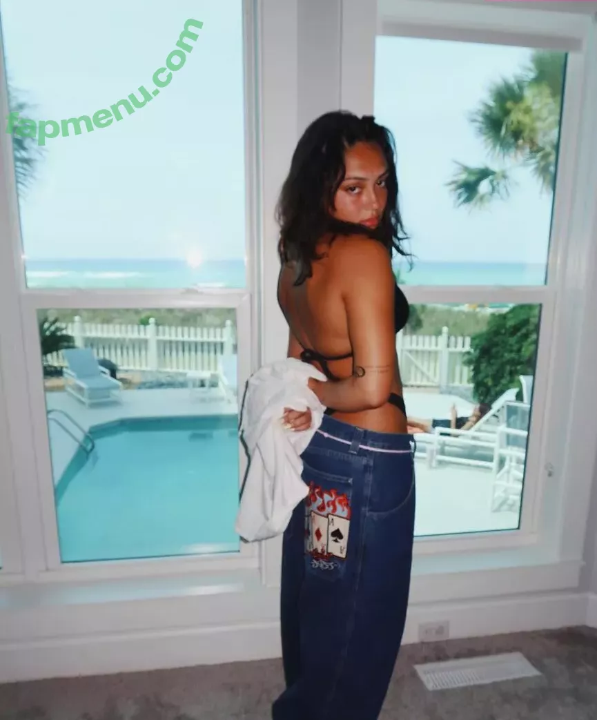 Avani Gregg nude photo #0035 (avani)