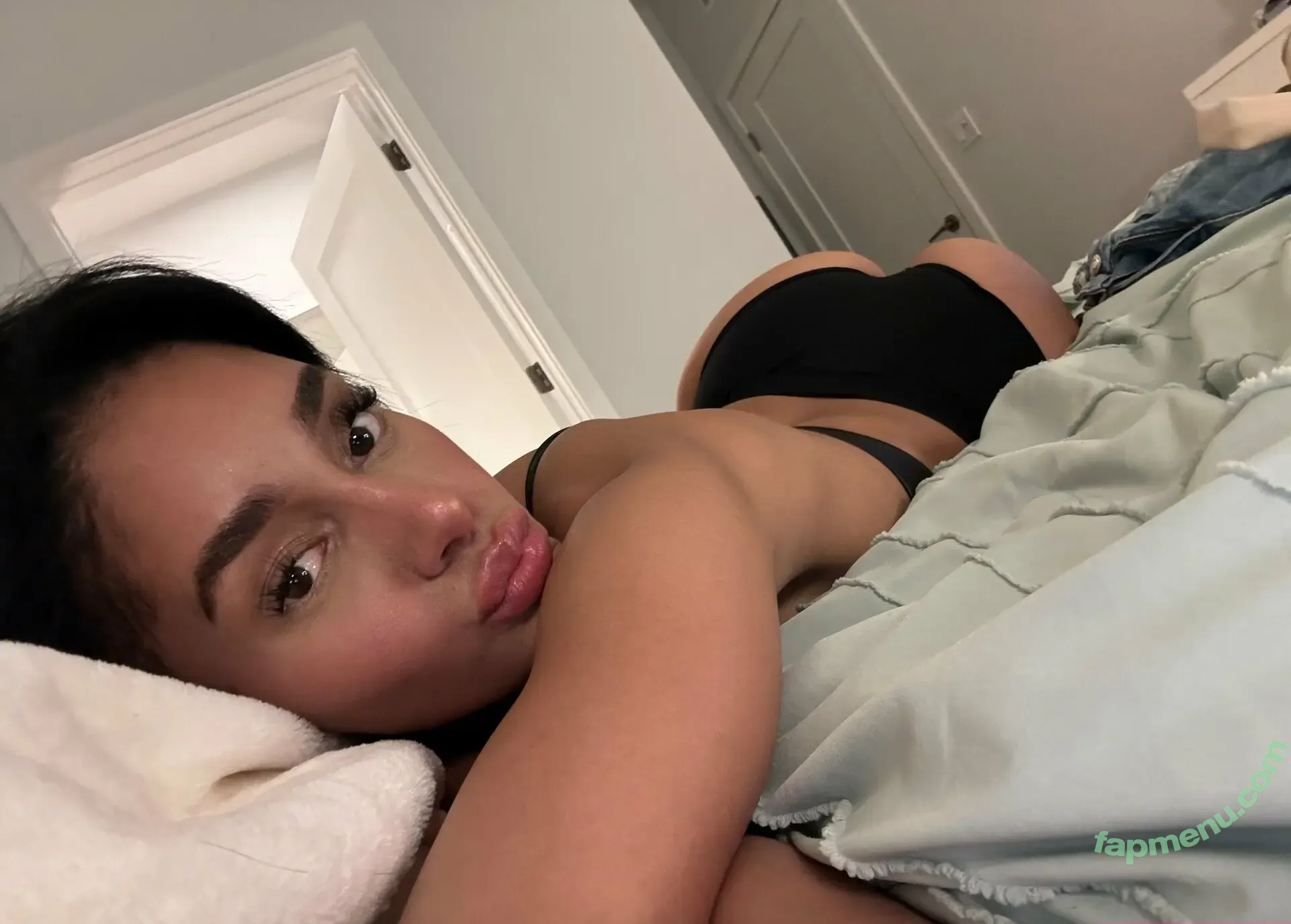 avaraine nude photo #0009 (avawwe_)