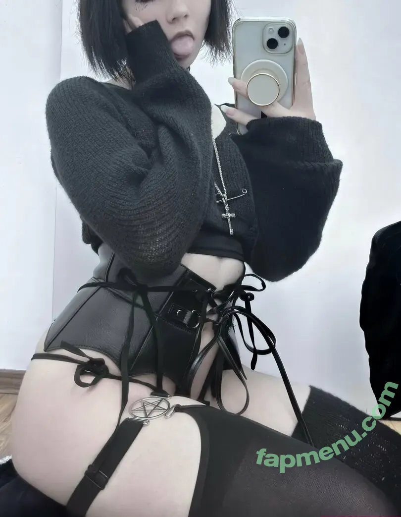 avavme nude photo #0256 (Avam / the_avam)