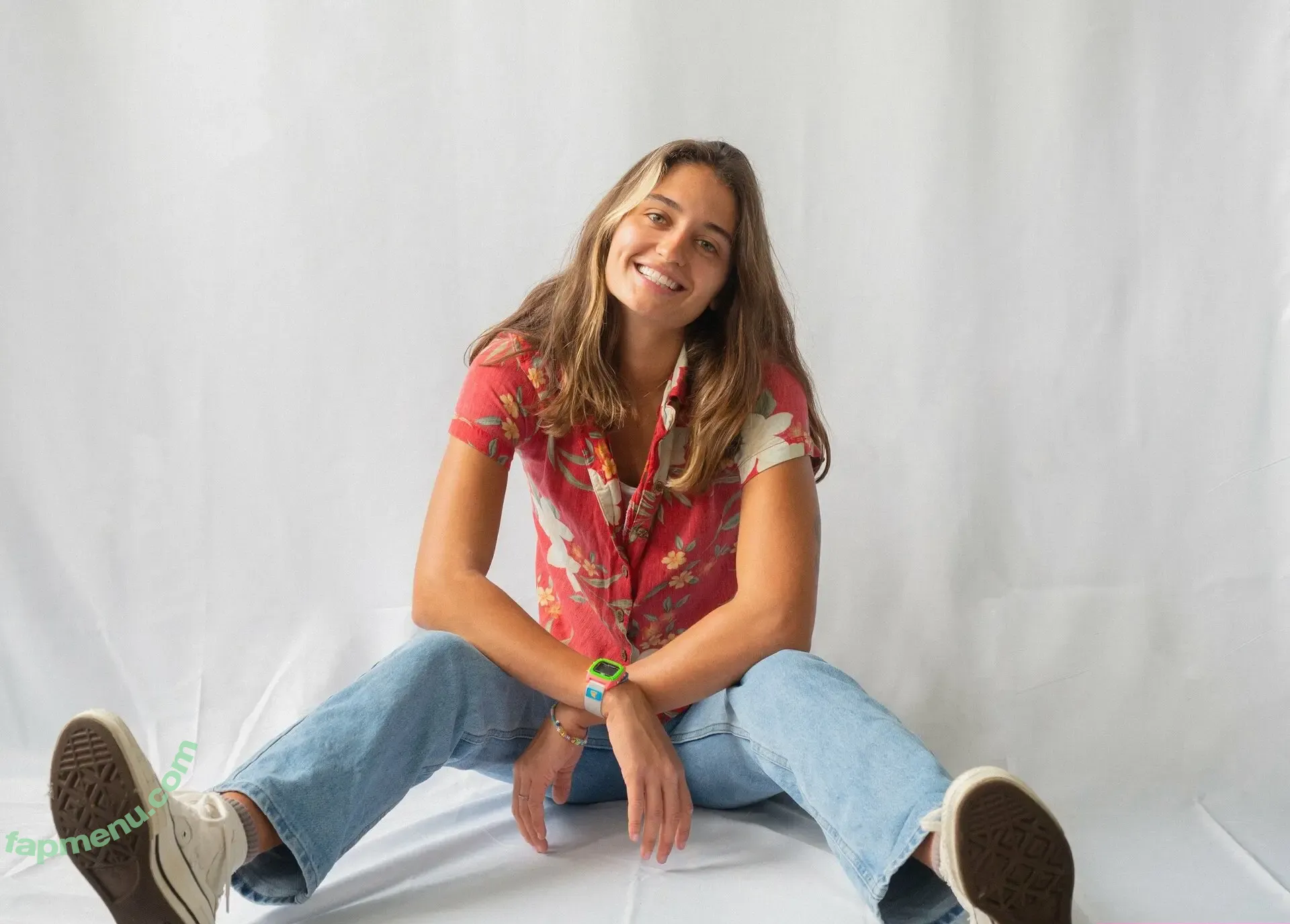 Avery Cyrus nude photo #0003 (Averycyrus)