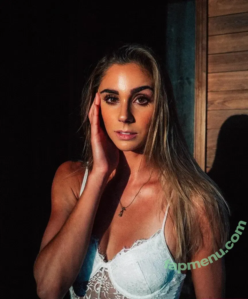 Avery Poppinga nude photo #0002 (averypoppinga)