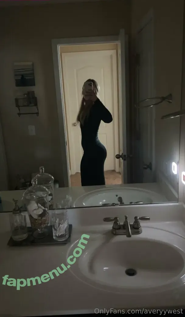 Averybennett nude photo #0030 (avaawest / averybennett0 / averyywest)