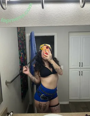 averylove23 / averylaine23 nude photo #0021