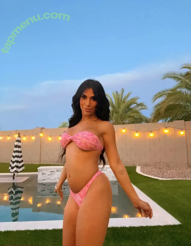 averylustx nude photo #0021 (averylustx)