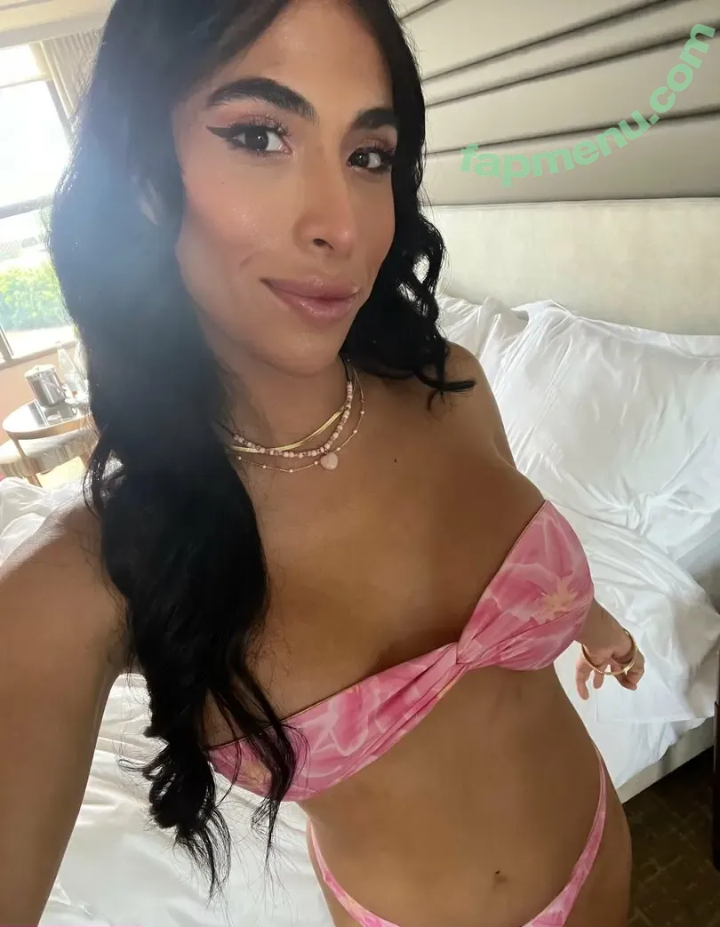 averylustx nude photo #0039 (averylustx)