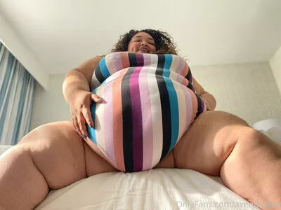 averyssbbw / averyssbbw_ nude photo #0012