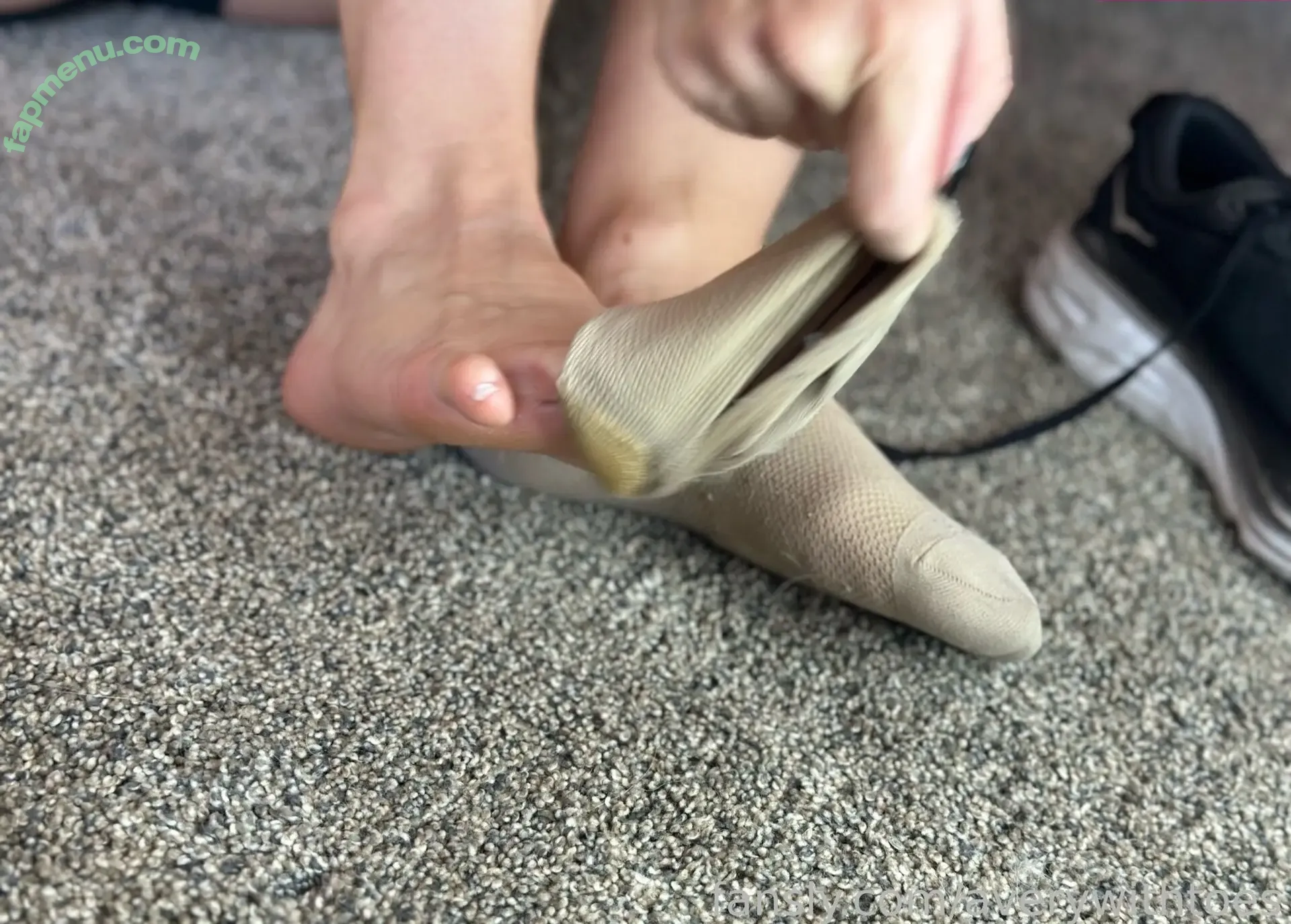 averywithtoes nude photo #0027 (averywithtoes)