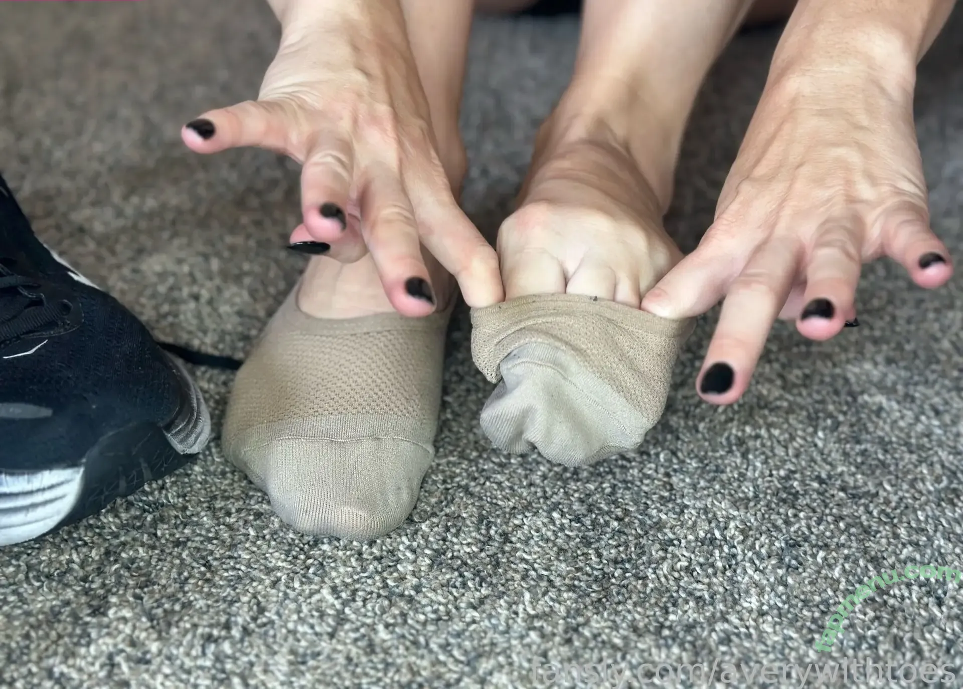 averywithtoes nude photo #0032 (averywithtoes)
