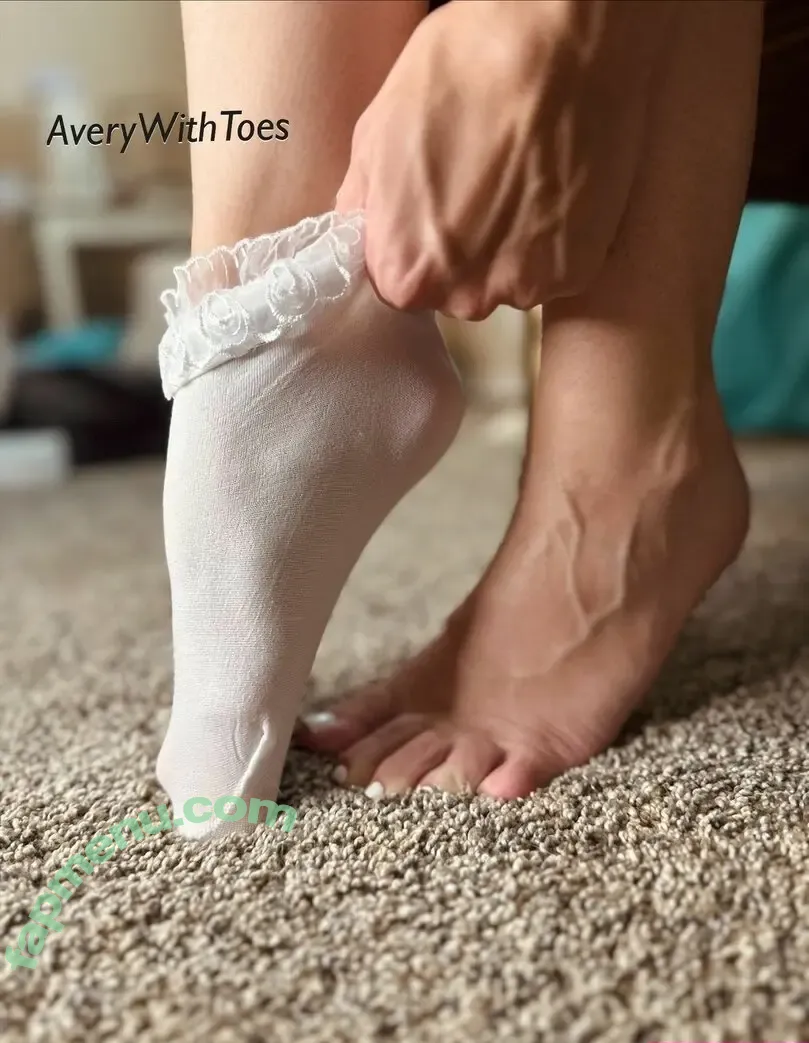 averywithtoes nude photo #0042 (averywithtoes)