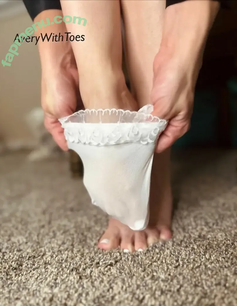 averywithtoes nude photo #0044 (averywithtoes)