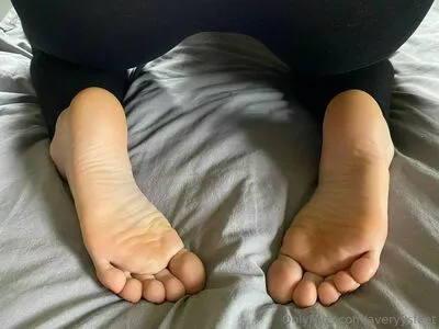 averyysfeet / heythereitsavery nude photo #0016