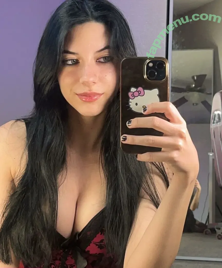 Aveziezz nude photo #0010 (Aveziezz)