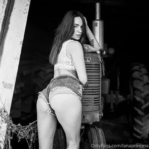 avianaviolet / avianaviolettt nude photo #0152