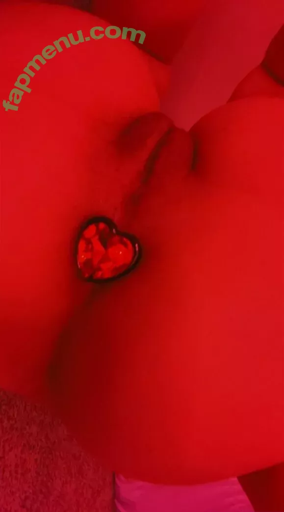 avianaviolet nude photo #0095 (avianaviolettt)