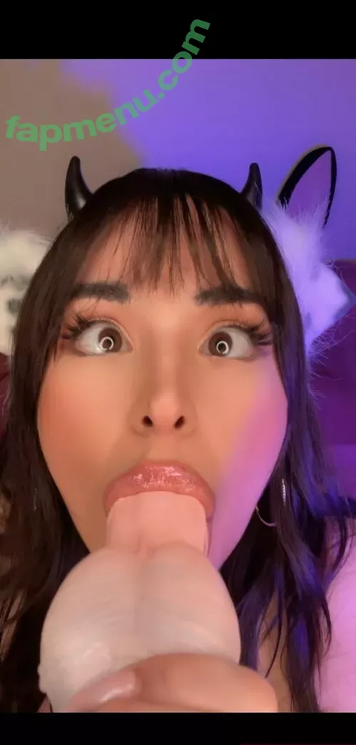 avianaviolet nude photo #0187 (avianaviolettt)