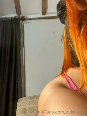 avislovee / _avislove_ nude photo #0002