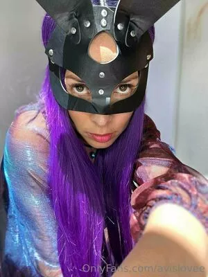 avislovee / _avislove_ nude photo #0017