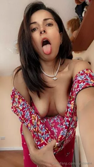 avislovee / _avislove_ nude photo #0140